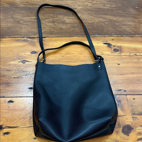 Aeropostale Black Faux Leather Shoulder Tote Bag - Picture 1 of 10